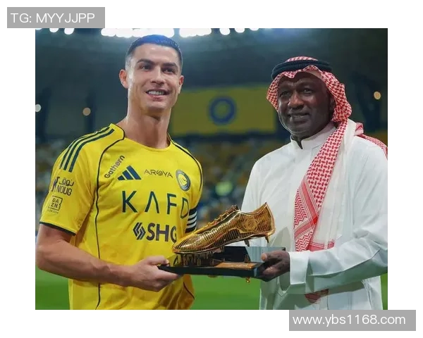 足球巨星C罗荣获多项殊荣展现传奇职业生涯的辉煌成就